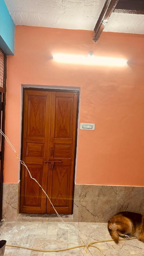 Tandon Lodge On The Ganga Ghat Homestay Varanasi Exterior photo