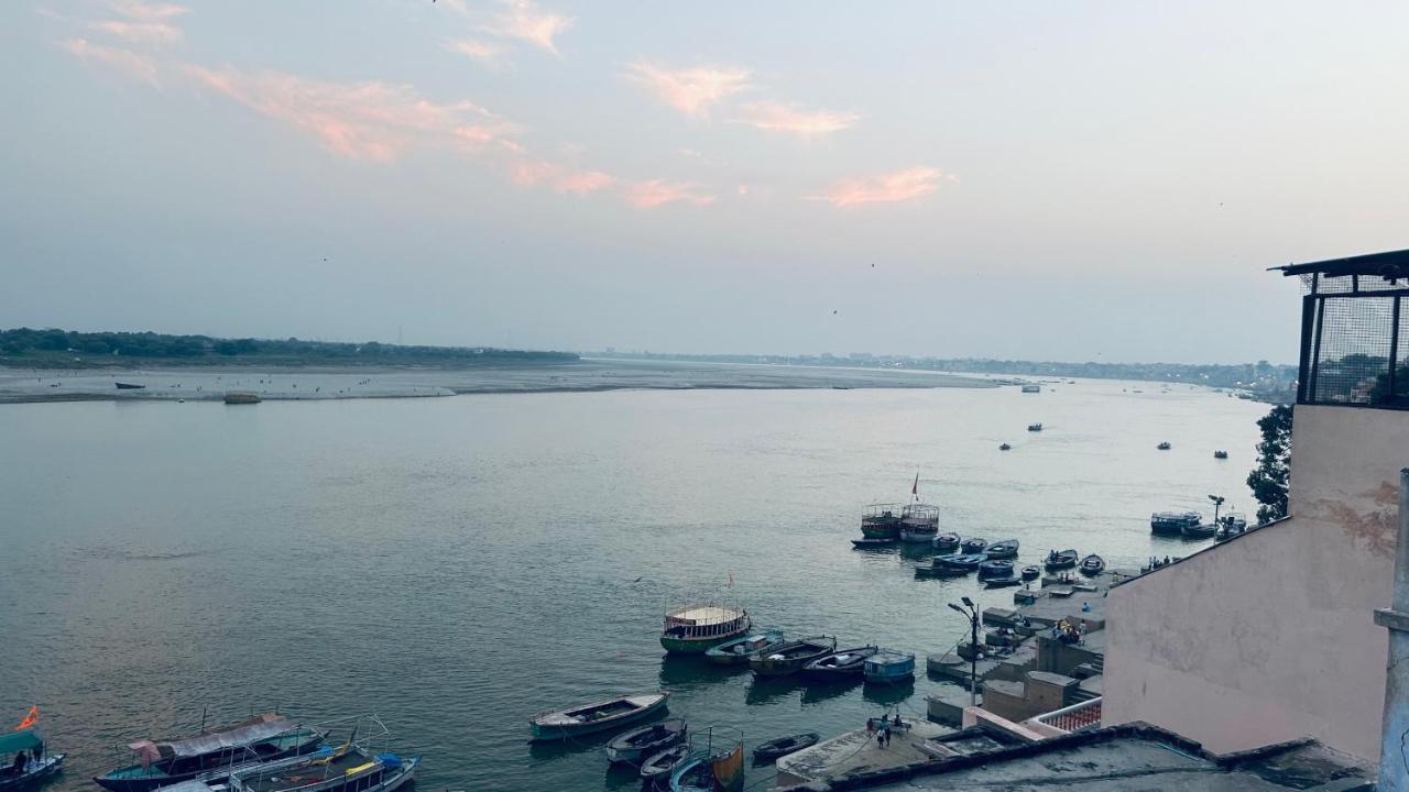 Tandon Lodge On The Ganga Ghat Homestay Varanasi Exterior photo