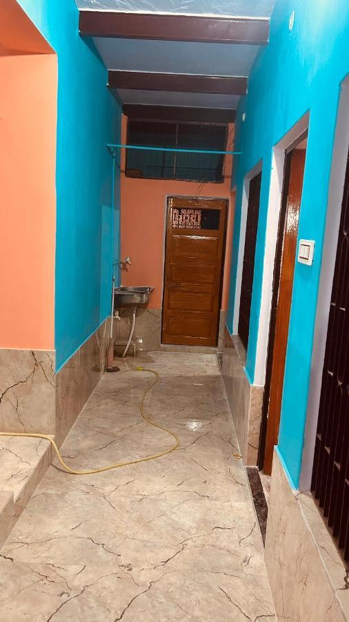 Tandon Lodge On The Ganga Ghat Homestay Varanasi Exterior photo