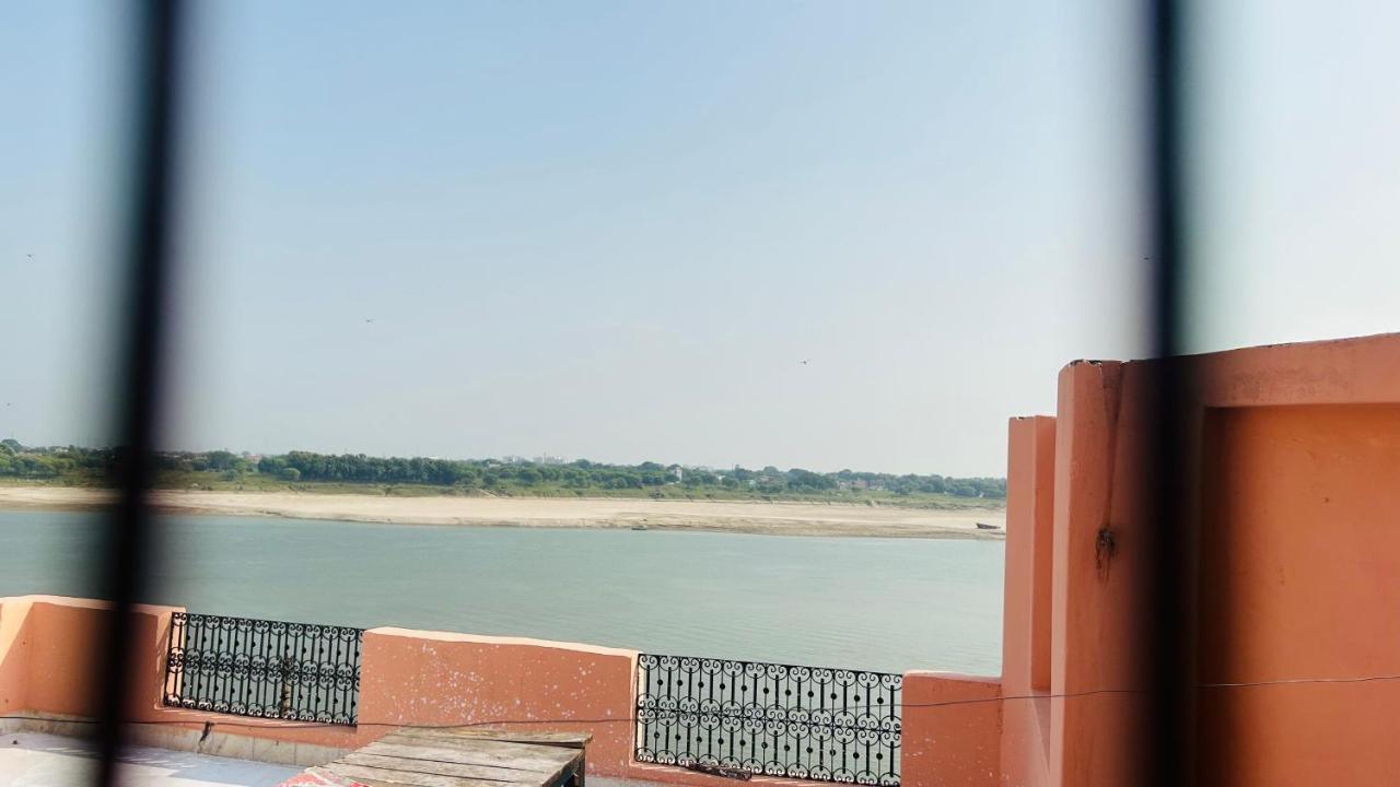 Tandon Lodge On The Ganga Ghat Homestay Varanasi Exterior photo
